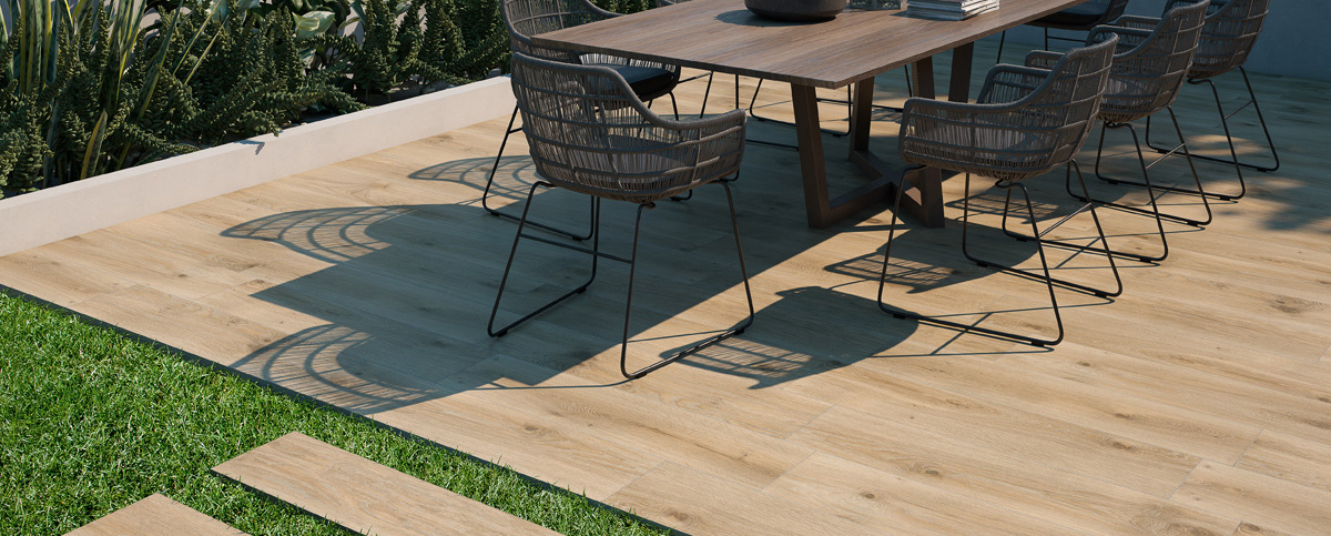 Terrassenplatten Feinsteinzeug Holzoptik Brown Light 121x30,5x2 cm